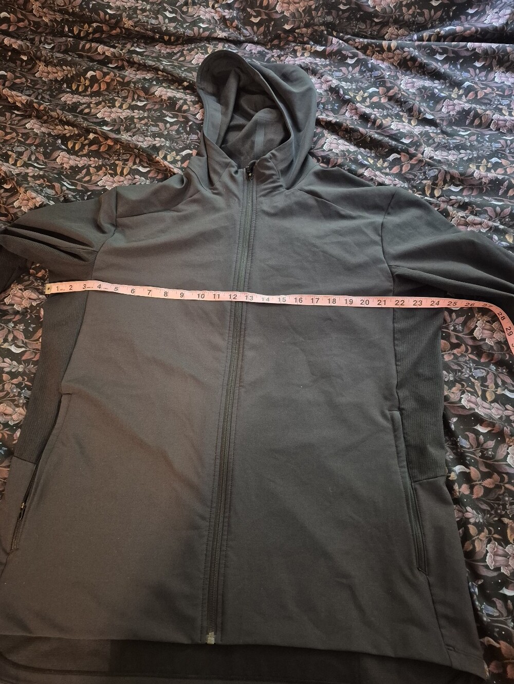 lululemon athletica Black Zip Hoodie - XL Reflective Vented EUC